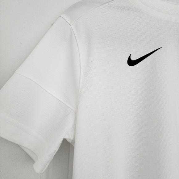 Nike Sportswear Women's White T-Shirt M - Picture 2 of 5